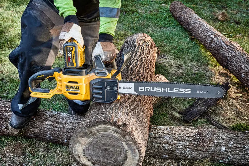 DeWALT  Motosega a batteria 54V 50 cm, senza batteria e caricabatterie DCMCS575N