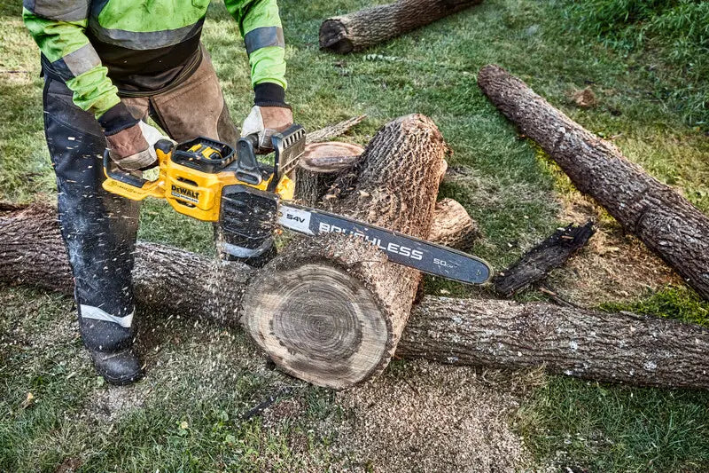 DeWALT  Motosega a batteria 54V 50 cm, 1x batteria 9,0 Ah FLEXVOLT, caricabatterie DCMCS575X1