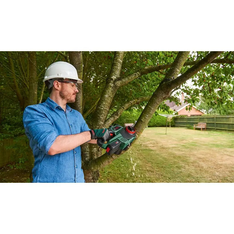 Bosch Attrezzature da giardino - Motosega a batteria 18V 20 cm, 1x batteria 2,5 Ah Li-Ion, caricabatterie 06008B8000
