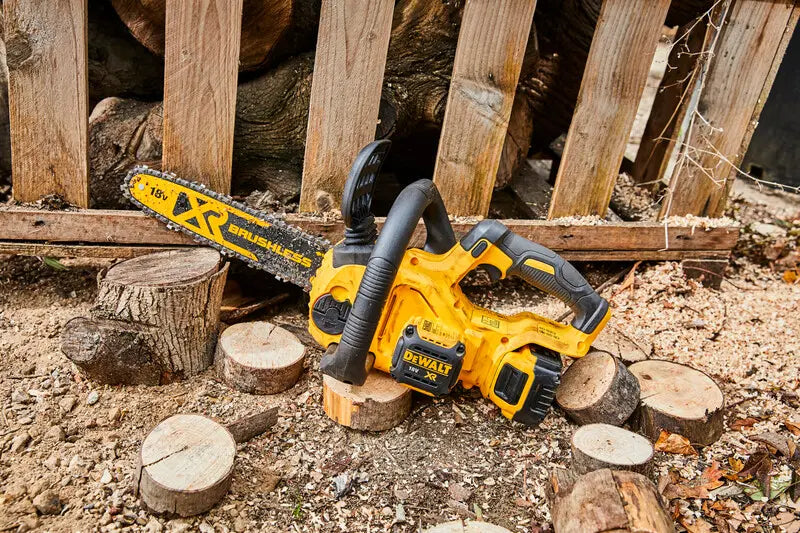 DeWALT  Motosega a batteria 18V 30 cm, senza batteria e caricabatterie DCM565N
