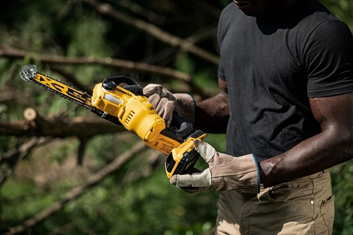DeWALT  Sega da potatura a batteria 18V 20 cm, 1x batteria 5,0 Ah, caricabatterie DCMPS520P1