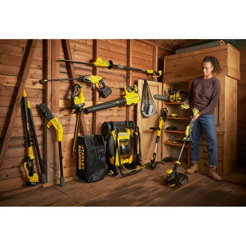 Stanley   Motosega a batteria 18V 30 cm, 1 batteria Li-Ion da 4,0 Ah, caricabatterie SFMCCS630M1-QW